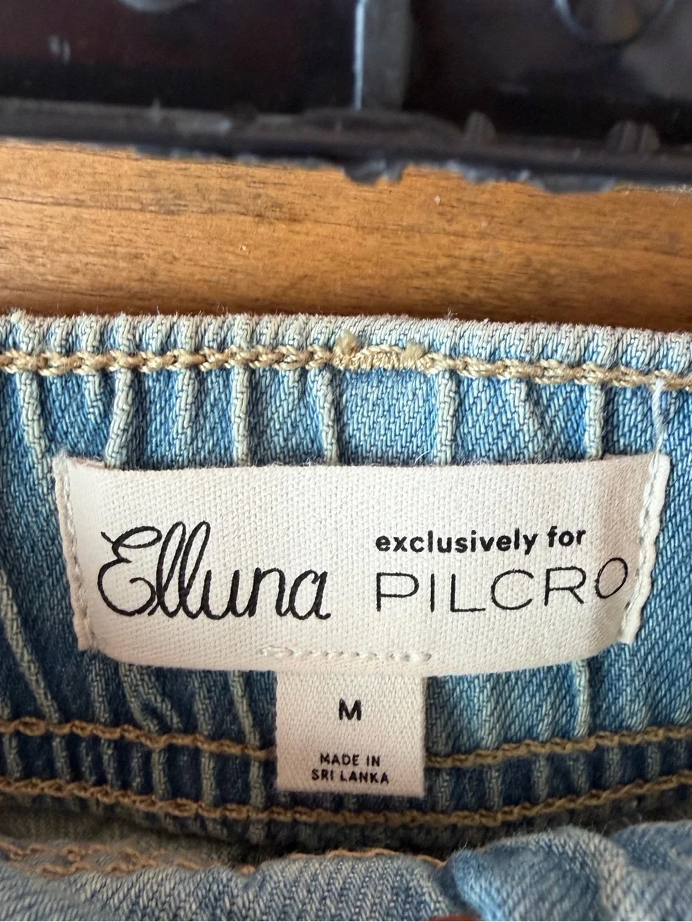 NWOT Anthropologie Pilcro The Adi Jeans Mid-Rise Flare Size M - Picture 5 of 8